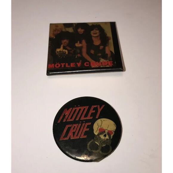 MOTLEY CRUE VINTAGE 1983 TOO FAST & SHOUT at the DEVIL ERA BUTTON SET. Real Pins - Picture 4 of 8